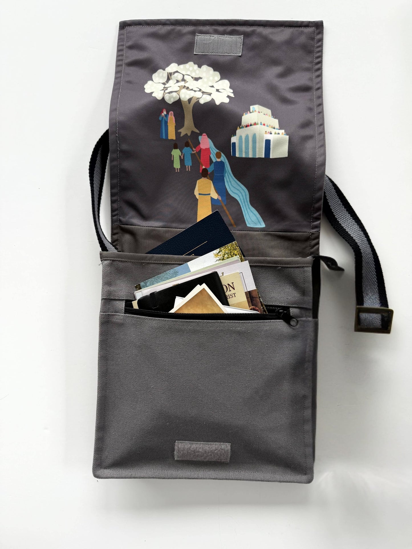 Front pocket of Iron Rod Messenger Bag
