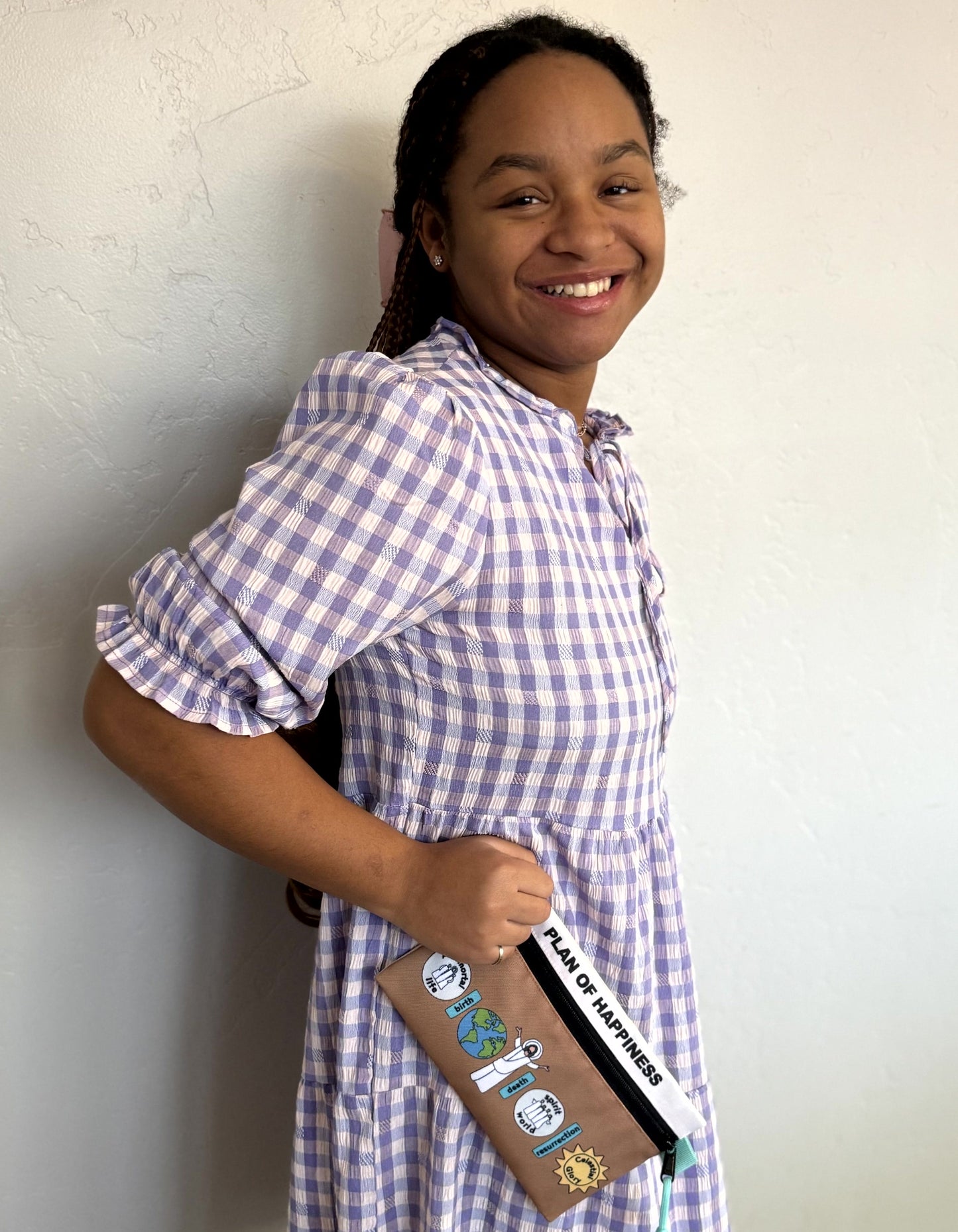 Young woman with All In Pouch