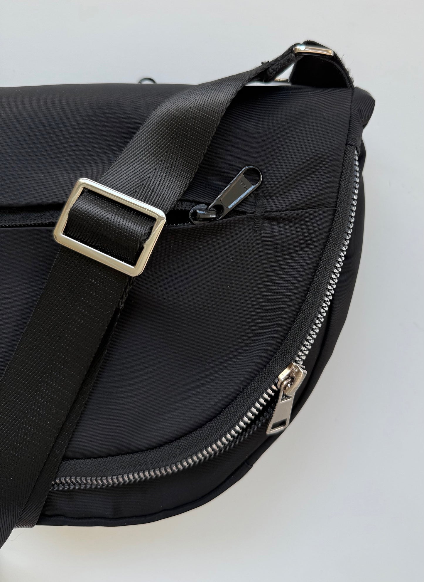 Zippers and buckle on the Smiley Bag